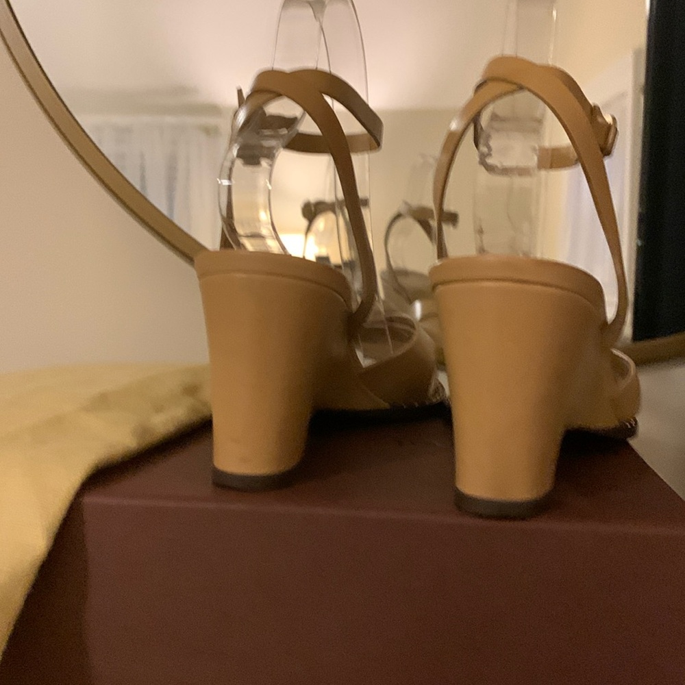 Louis Vuitton Wedge Sandals with Leather Straps and Adjustable Ankle Closure - Picture 6 of 16